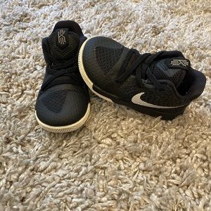 Kyrie 3 TD shoes